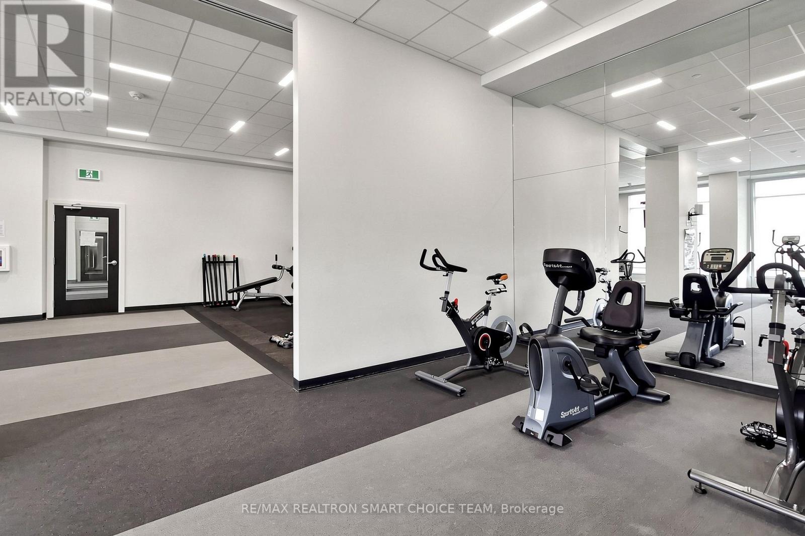 #213 555 WILLIAM GRAHAM DRIVE - Image 32