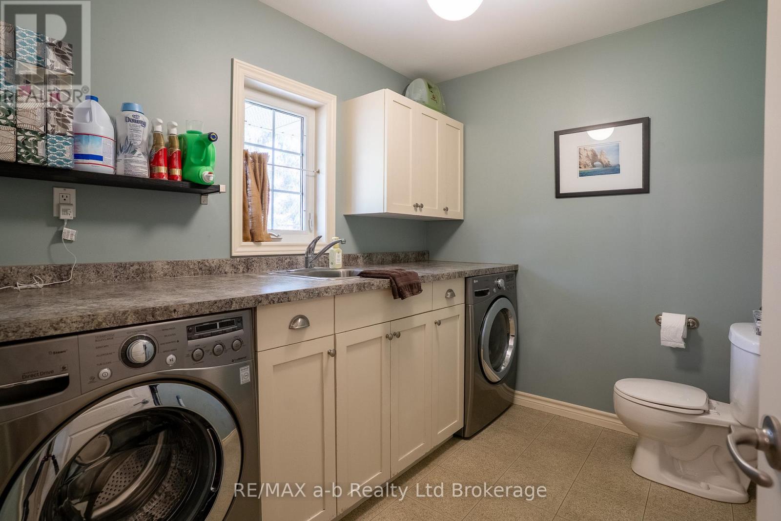 4 OTTERVIEW DRIVE - 25