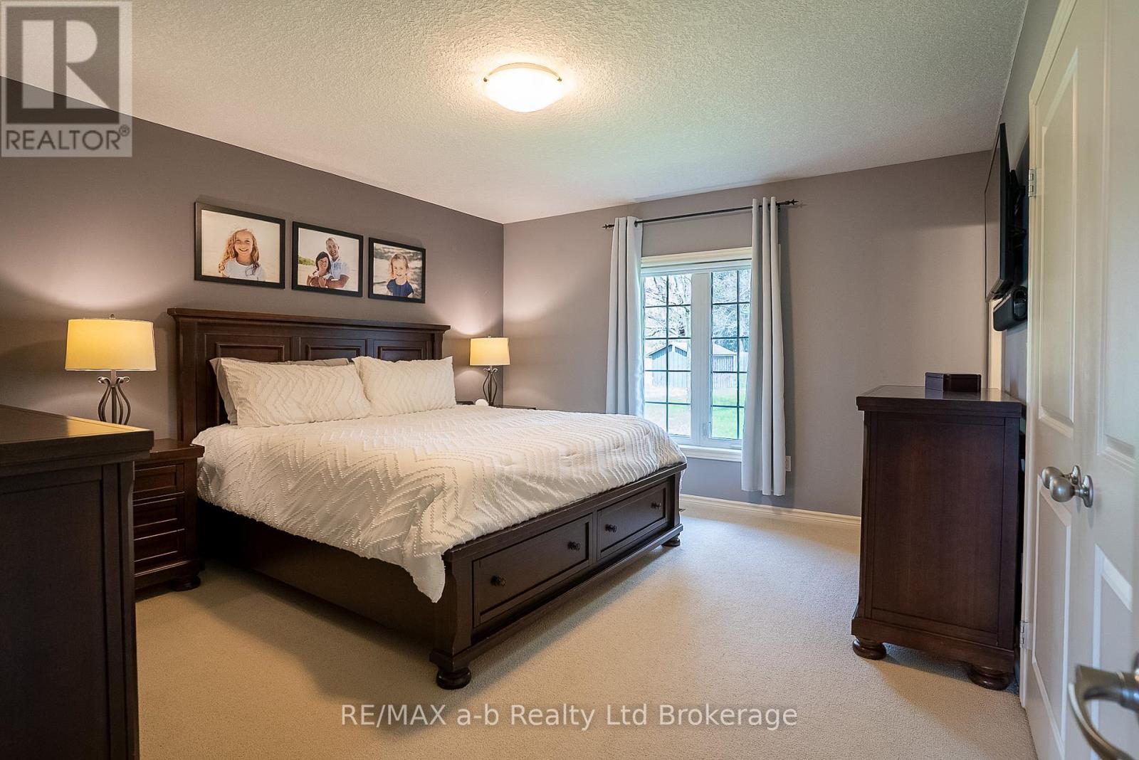 4 OTTERVIEW DRIVE - 19