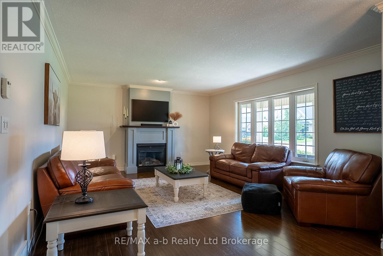 4 OTTERVIEW DRIVE - 11