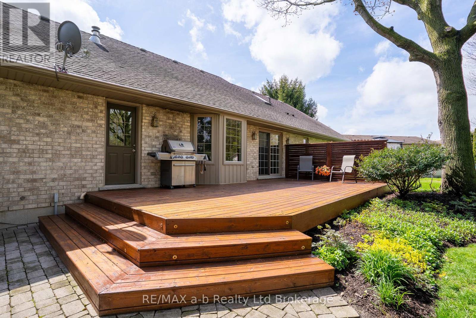 4 OTTERVIEW DRIVE - 8