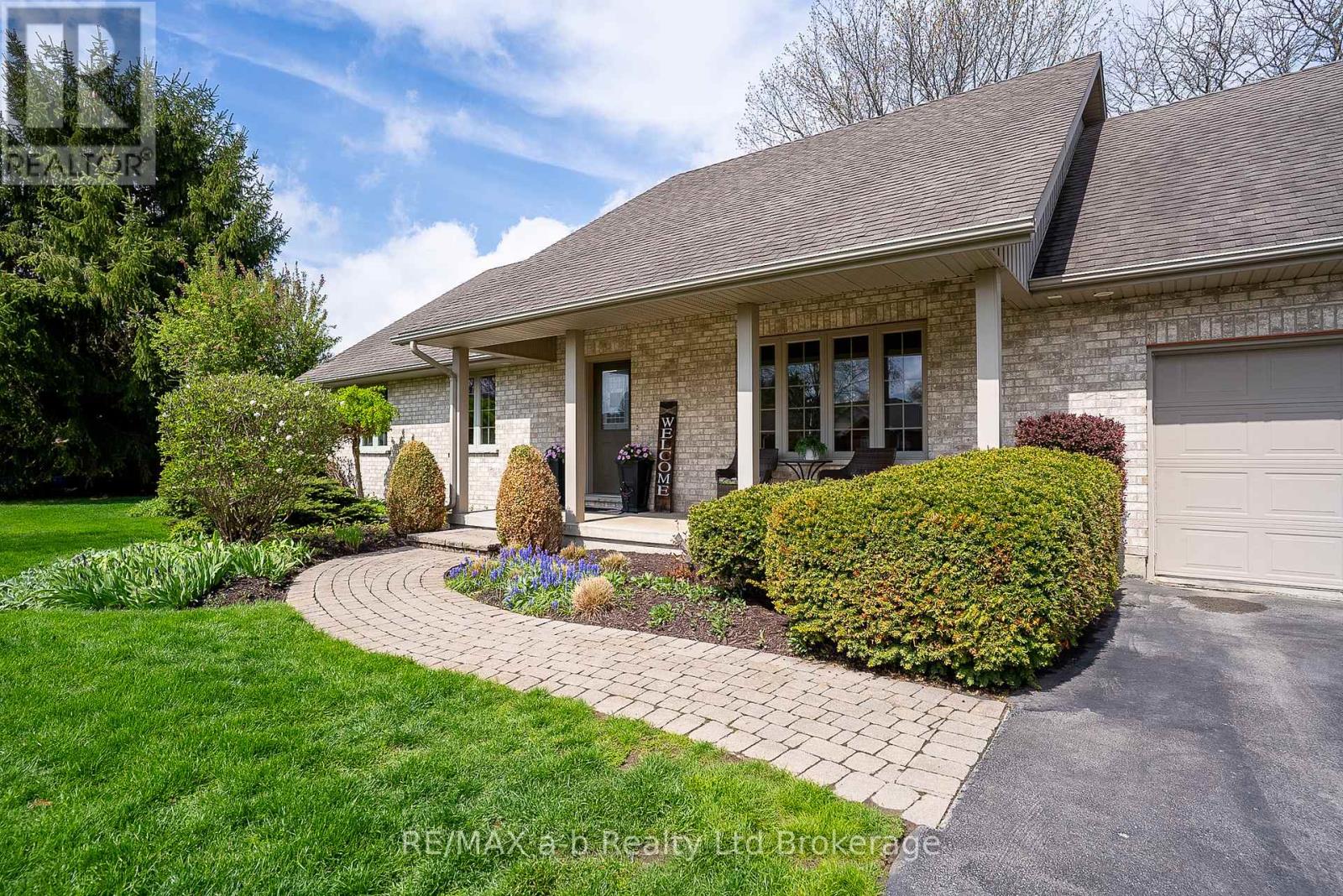 4 OTTERVIEW DRIVE - 4