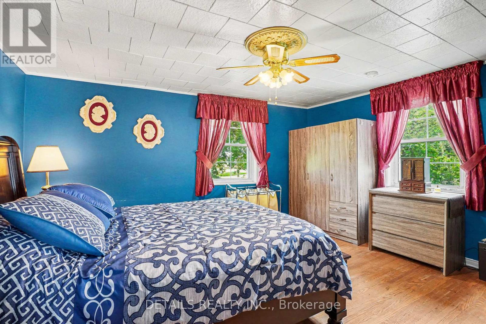 243 SOUTH GOWER DRIVE - 21