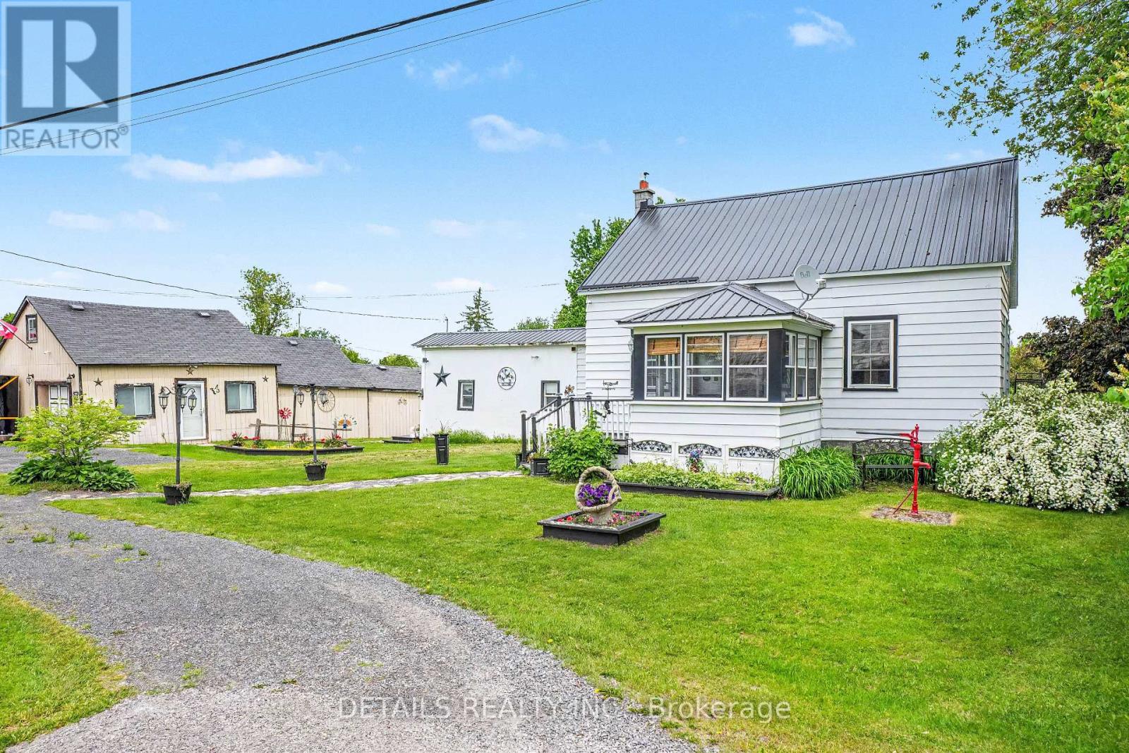243 SOUTH GOWER DRIVE - 3