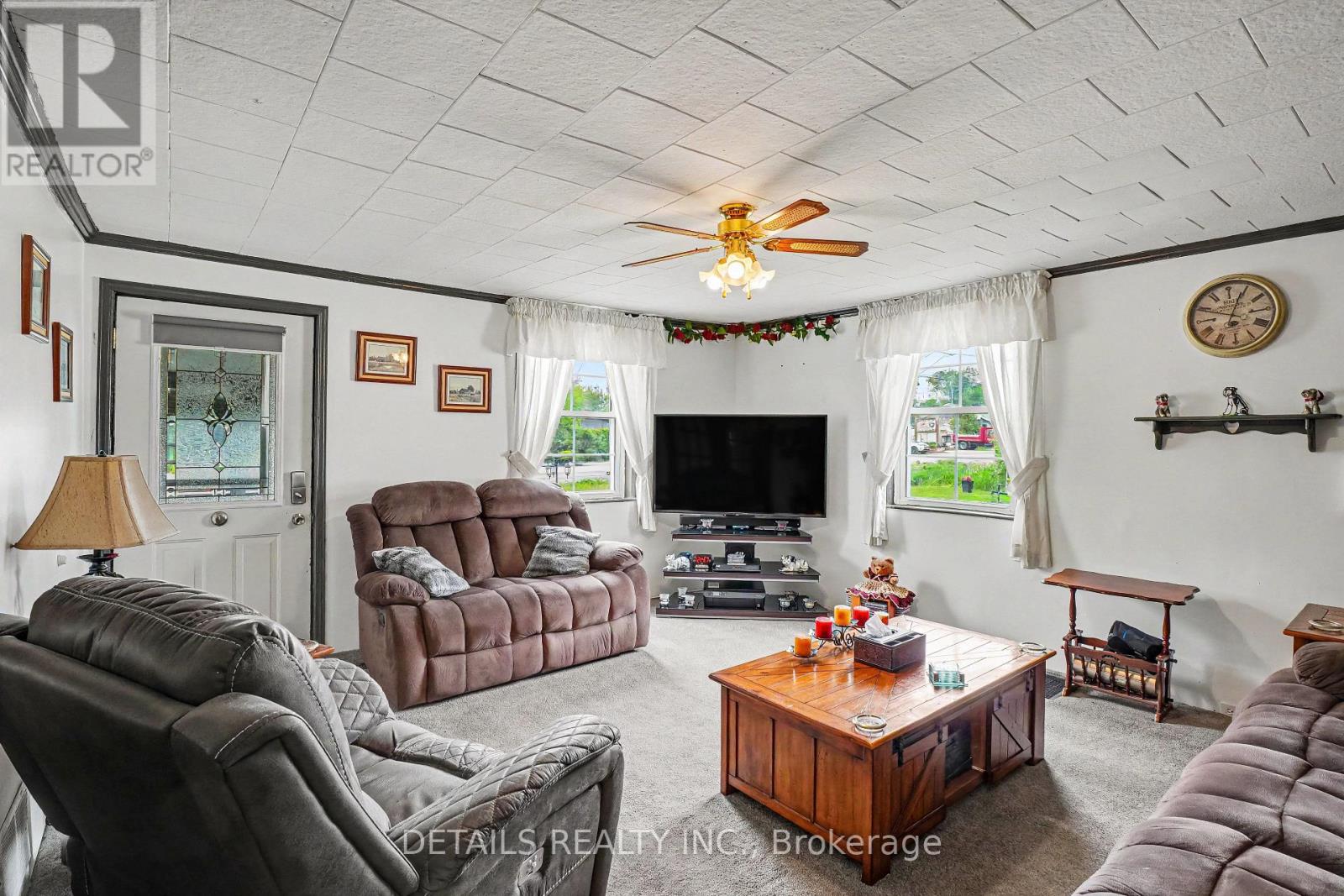 243 SOUTH GOWER DRIVE - 6