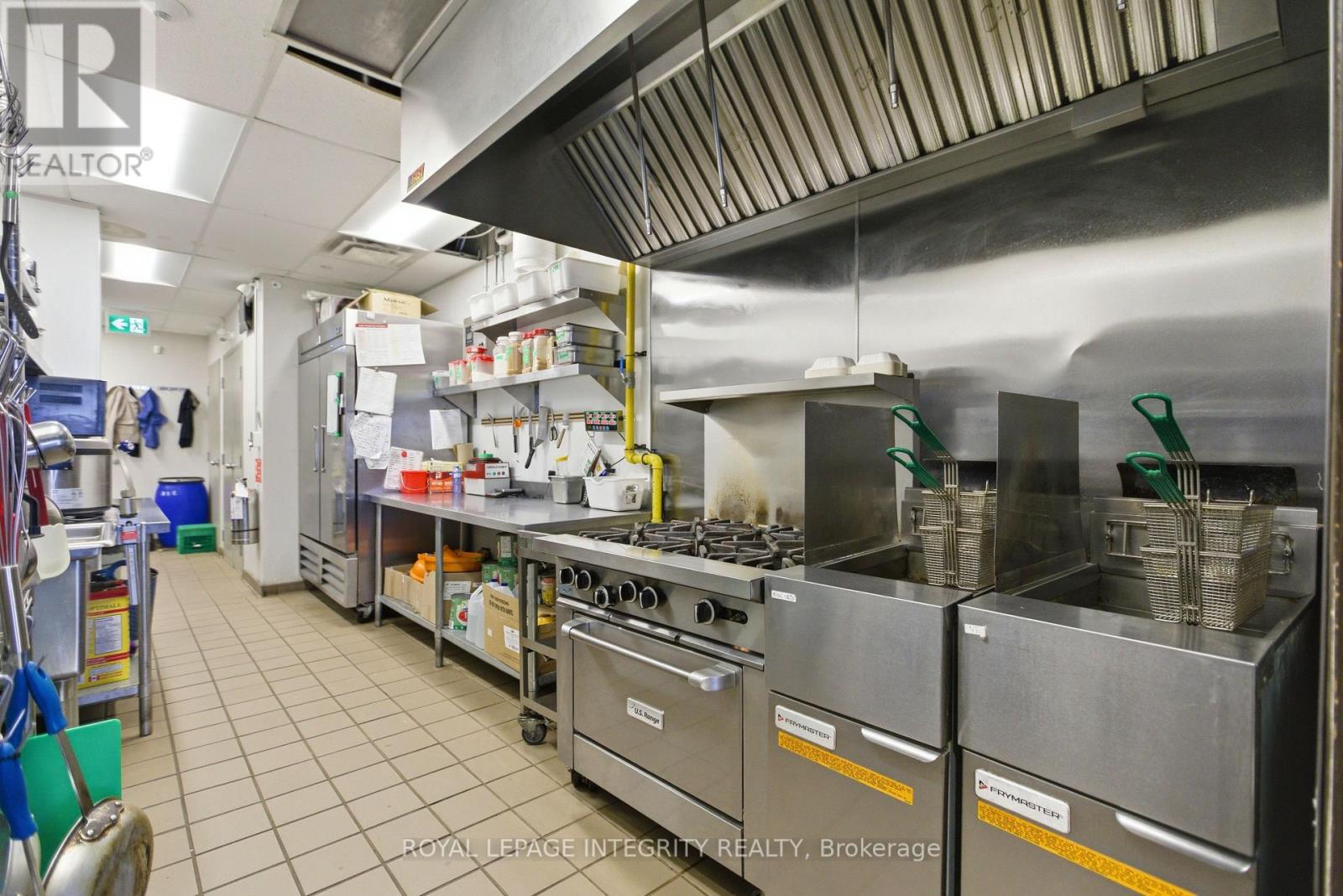 Business for Sale in Ottawa – 4 – 5507 HAZELDEAN RD ROAD, Ottawa – MLS# X13415834 - Image 5