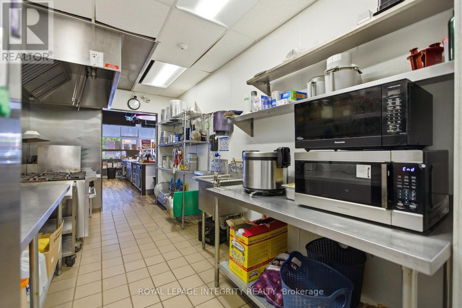Business for Sale in Ottawa – 4 – 5507 HAZELDEAN RD ROAD, Ottawa – MLS# X13415834 - Image 7