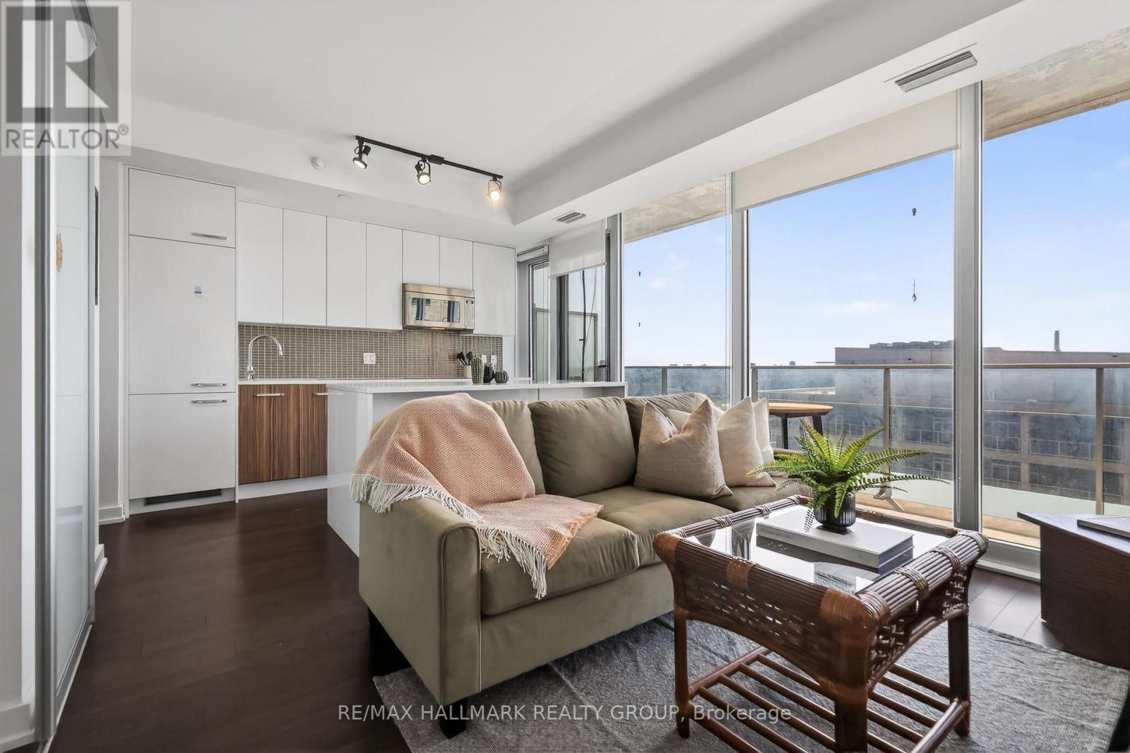 1 Bed, 1 Bath House for Sale in Ottawa – 1403 – 111 CHAMPAGNE AVENUE S, Ottawa – MLS# X13415872 - Image 13