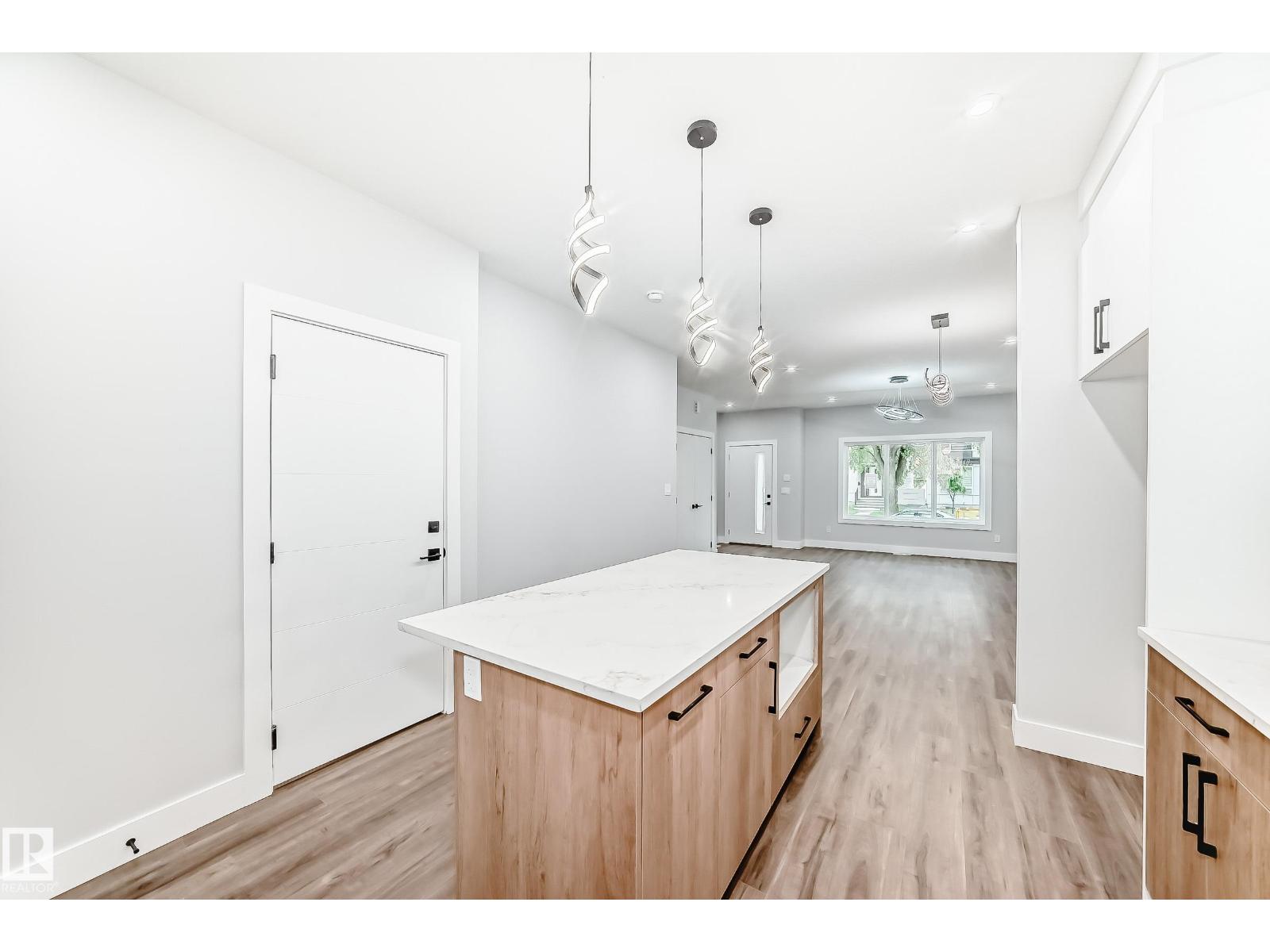 11170 73 AV NW NW - 8
