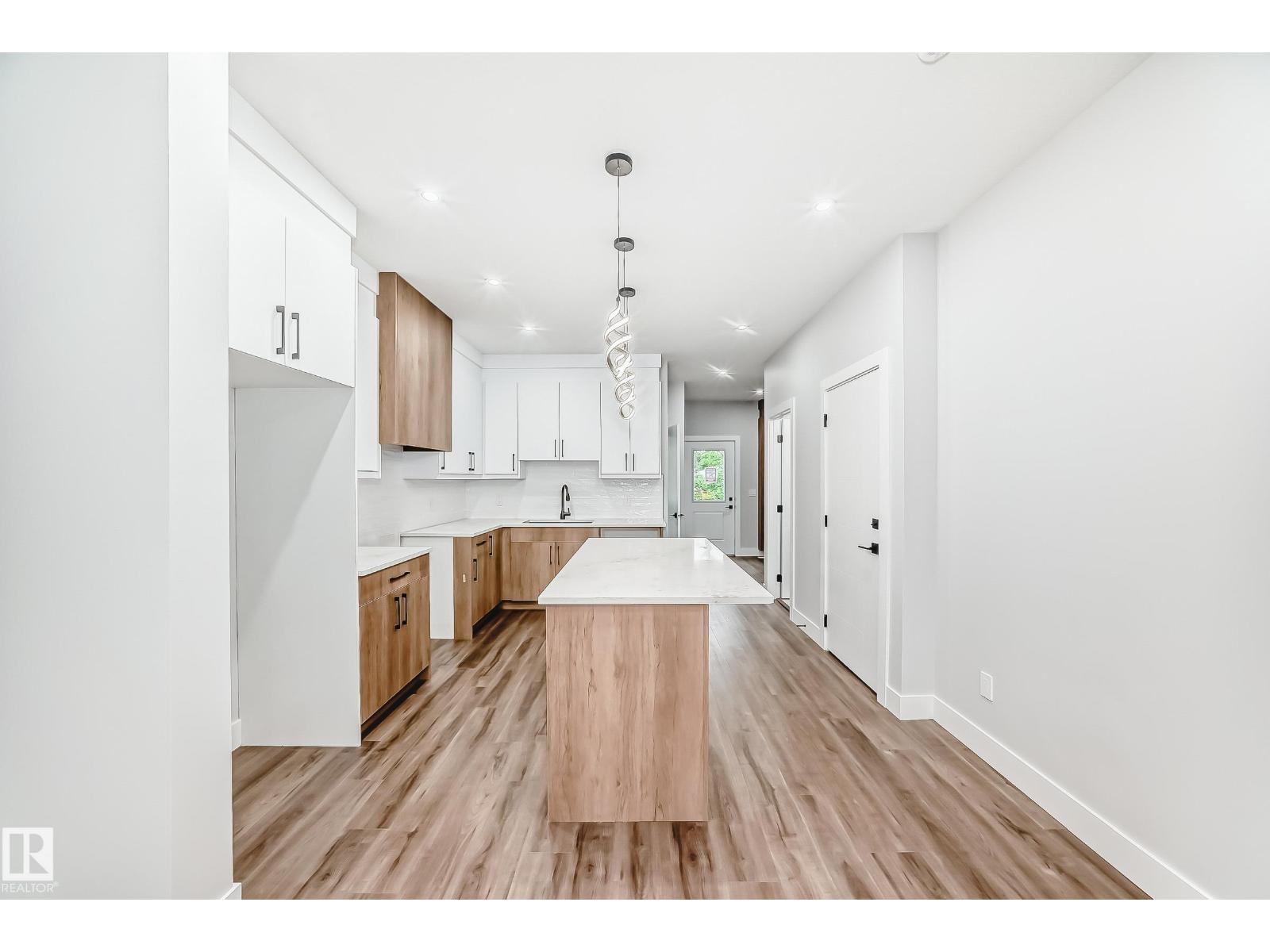 11170 73 AV NW NW - 6