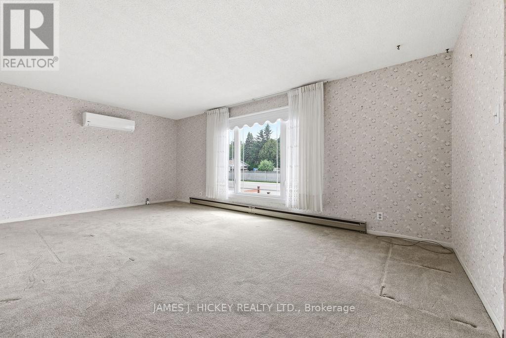 72 HERMAN STREET - 12