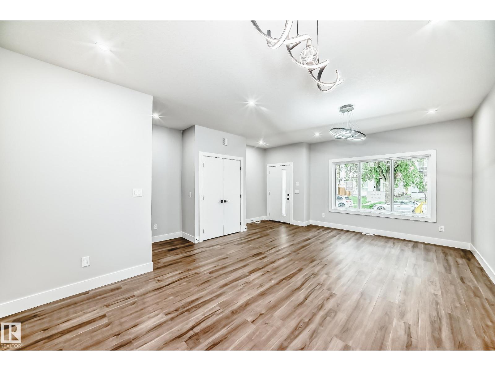 11170 73 AV NW NW - 12