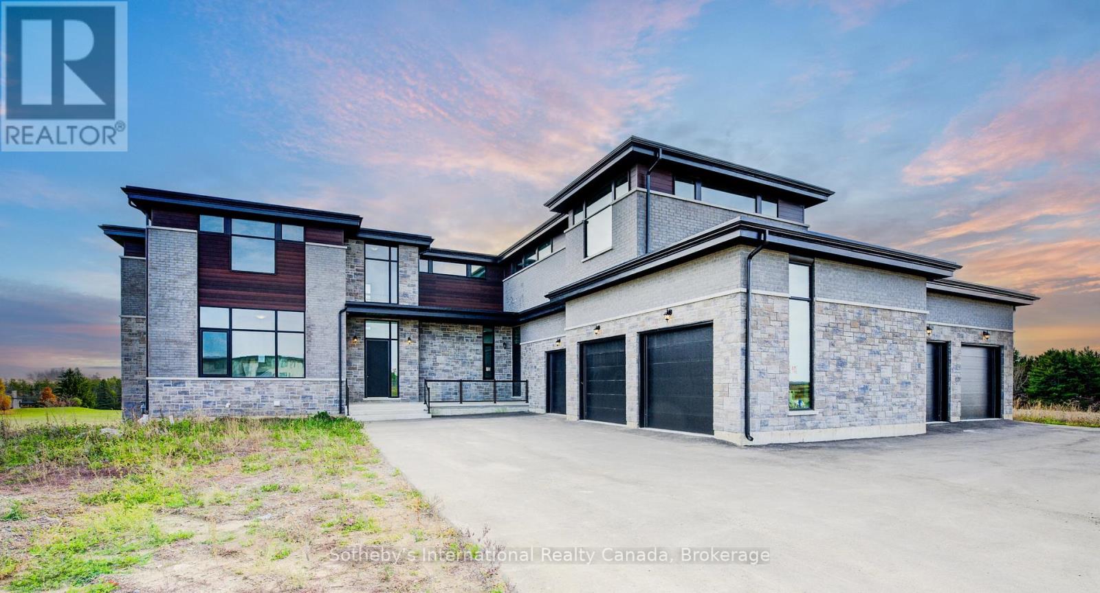 6 SUGARBUSH COURT - 1