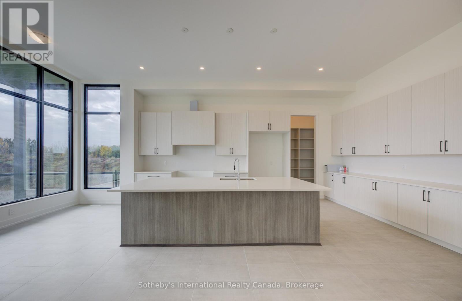6 SUGARBUSH COURT - 10