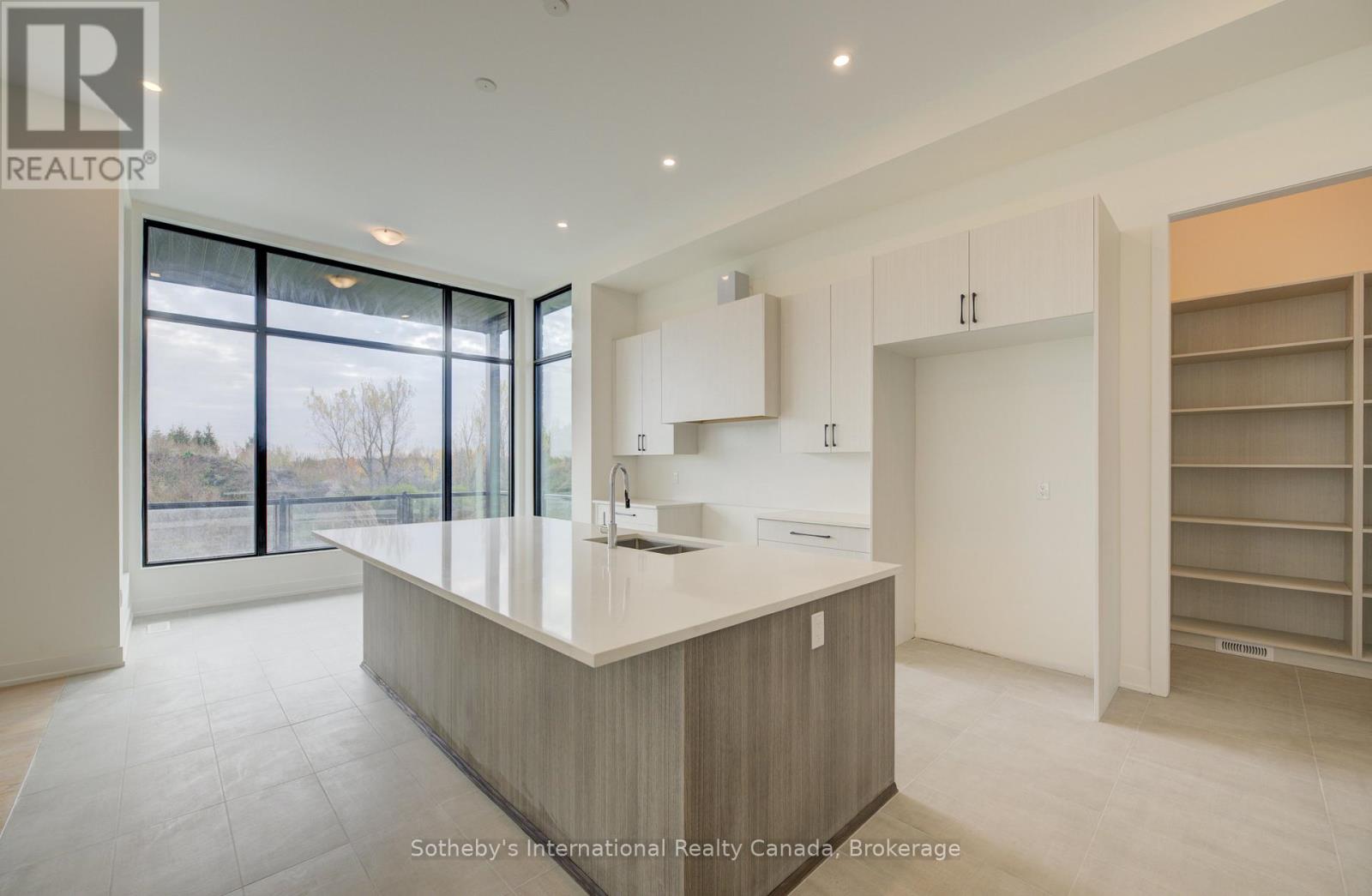 6 SUGARBUSH COURT - 11