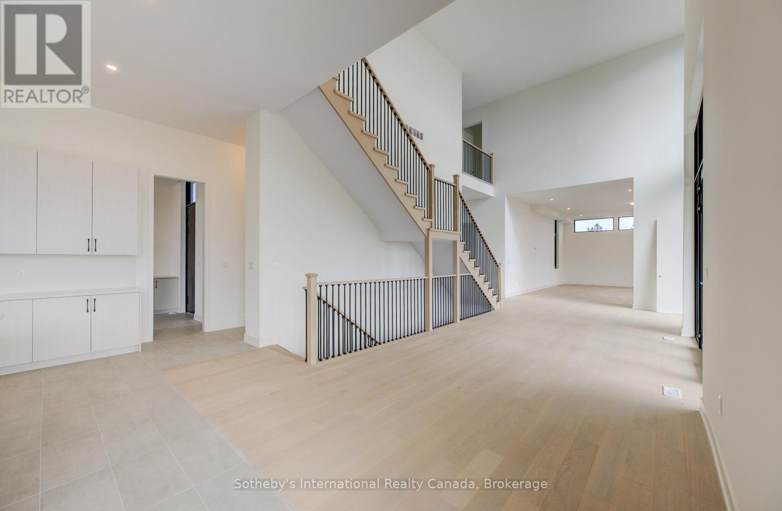 6 SUGARBUSH COURT - 15