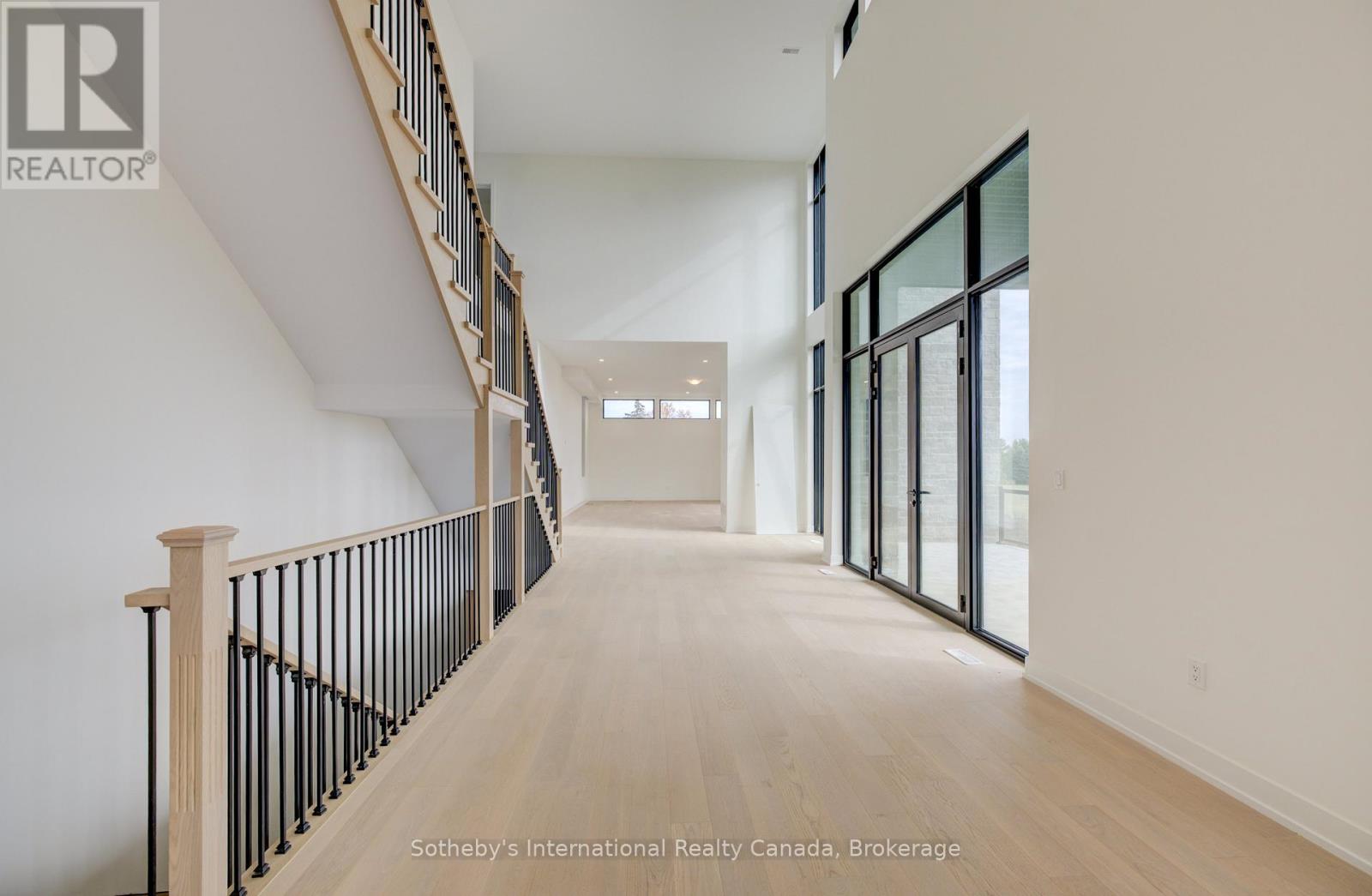 6 SUGARBUSH COURT - 16