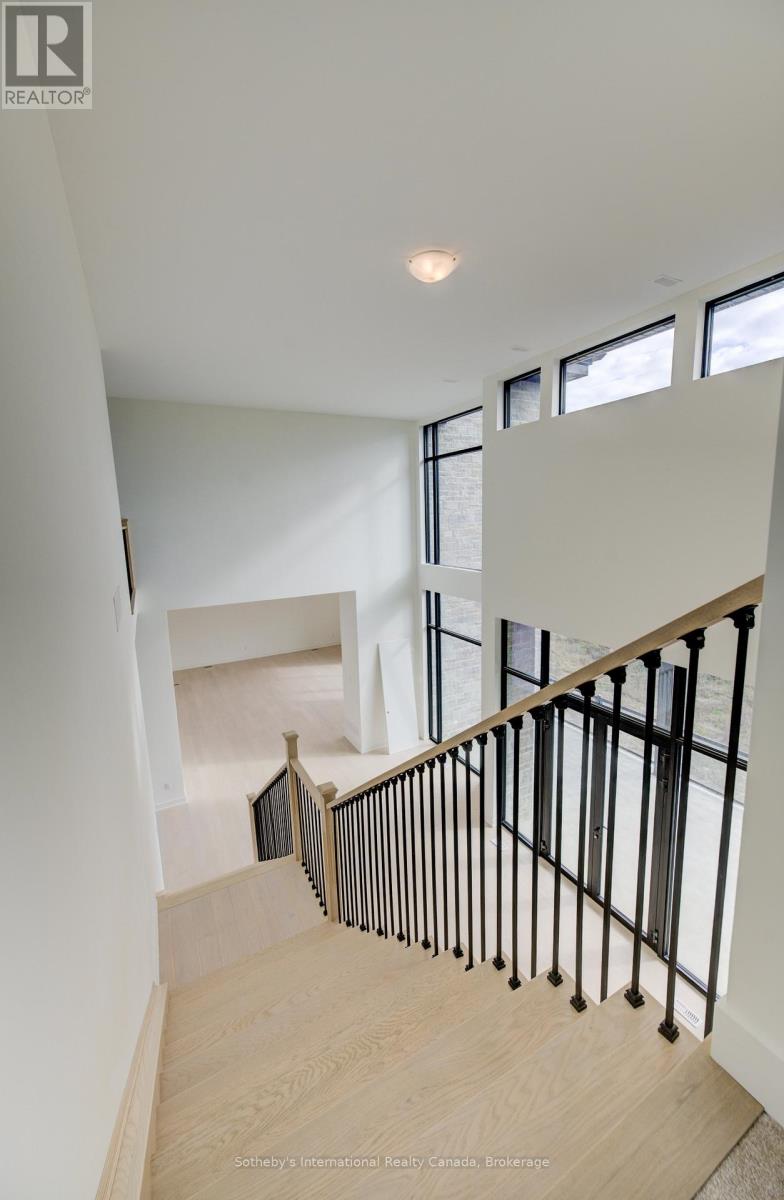6 SUGARBUSH COURT - 21