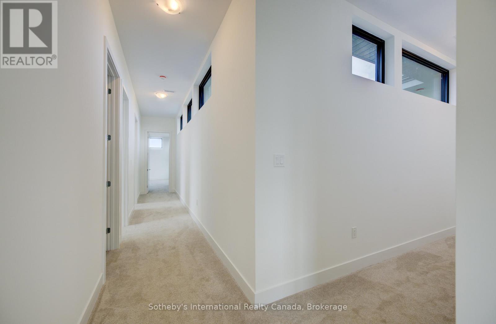 6 SUGARBUSH COURT - 22