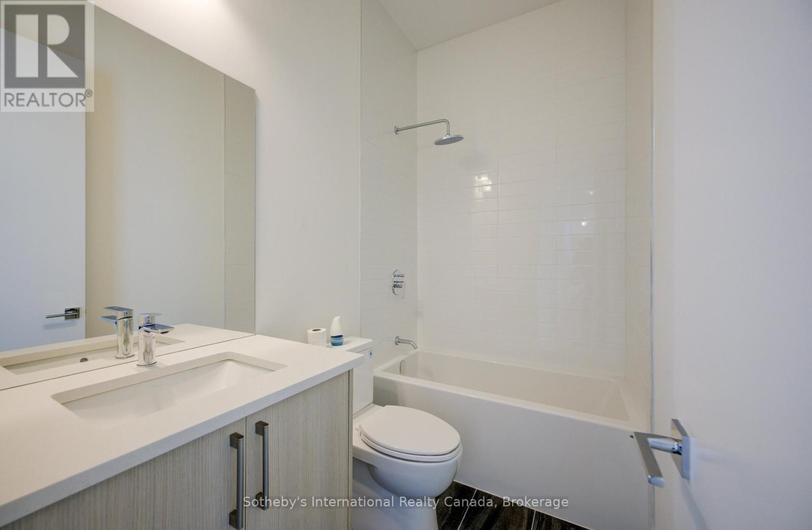 6 SUGARBUSH COURT - 28