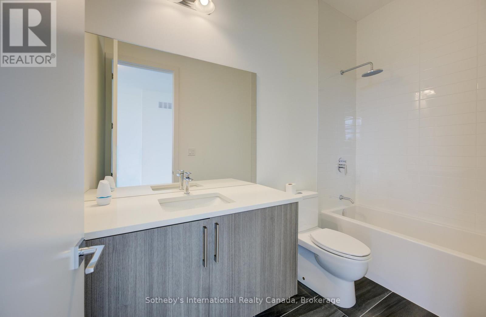 6 SUGARBUSH COURT - 31