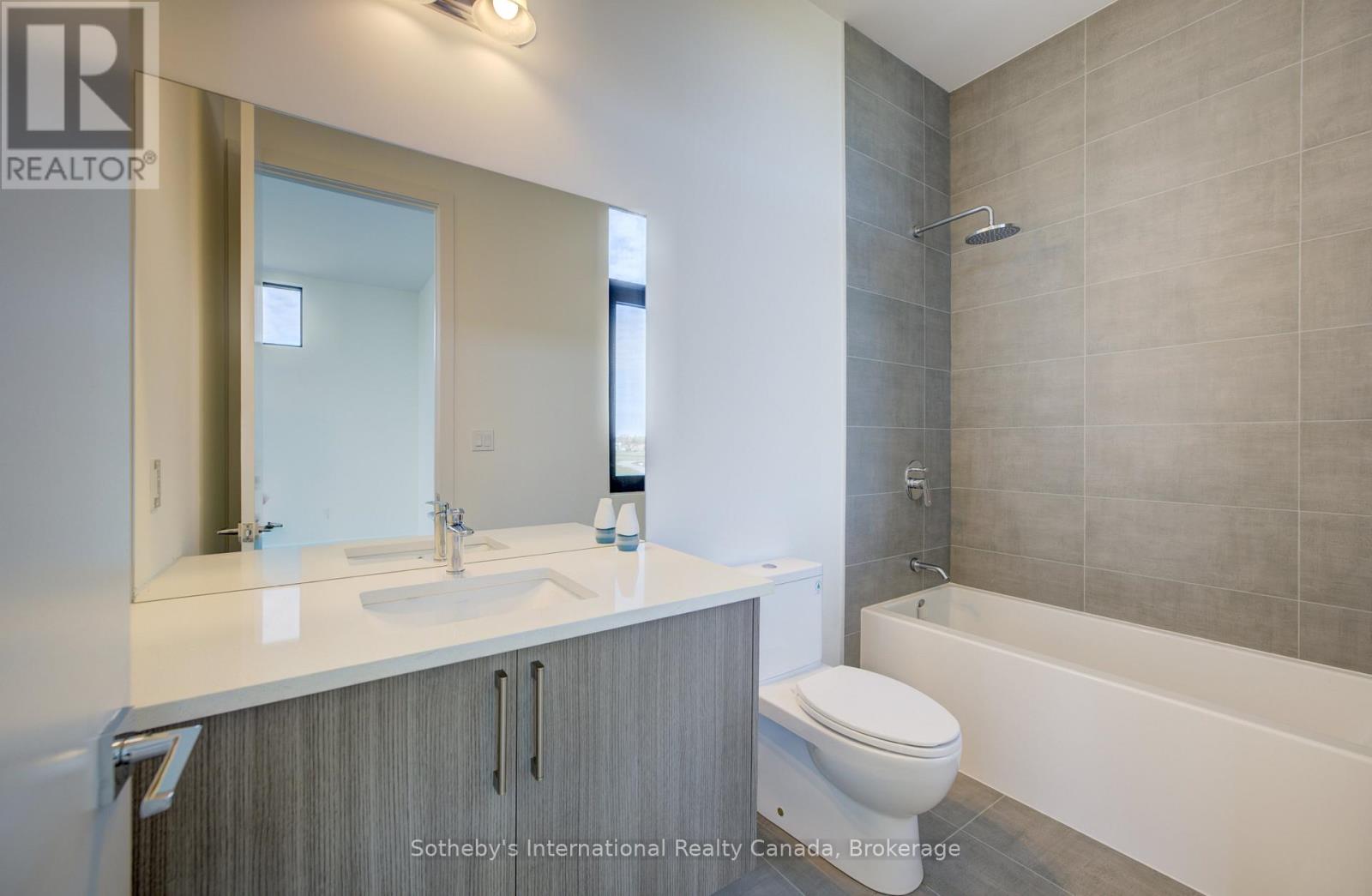 6 SUGARBUSH COURT - 34