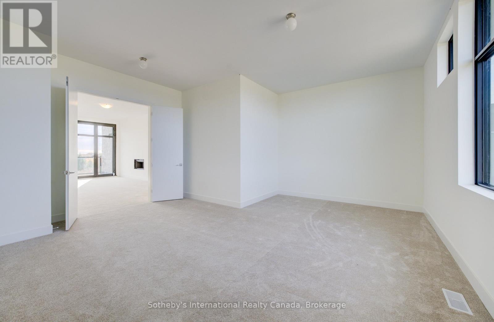 6 SUGARBUSH COURT - 38
