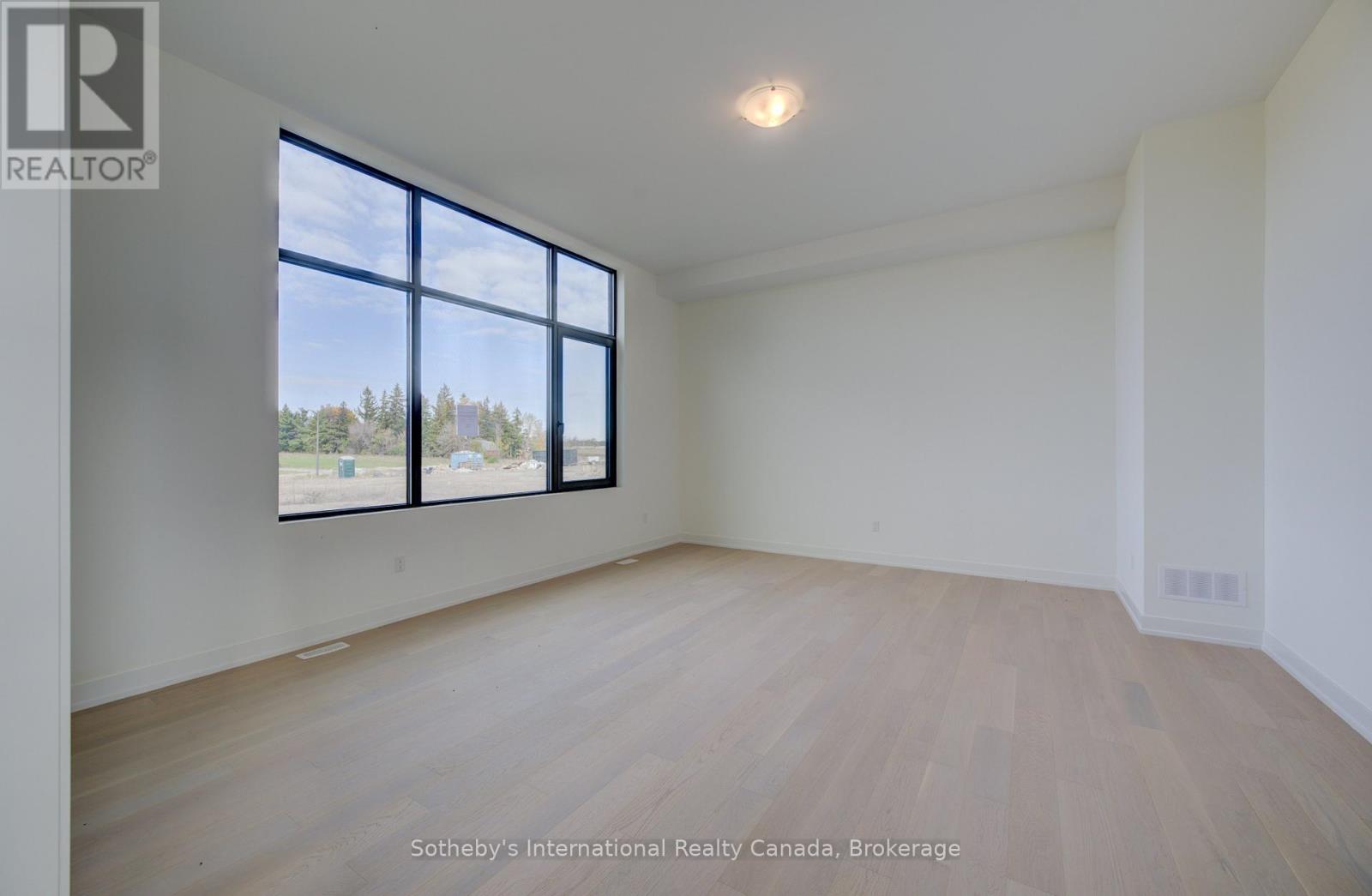6 SUGARBUSH COURT - 4