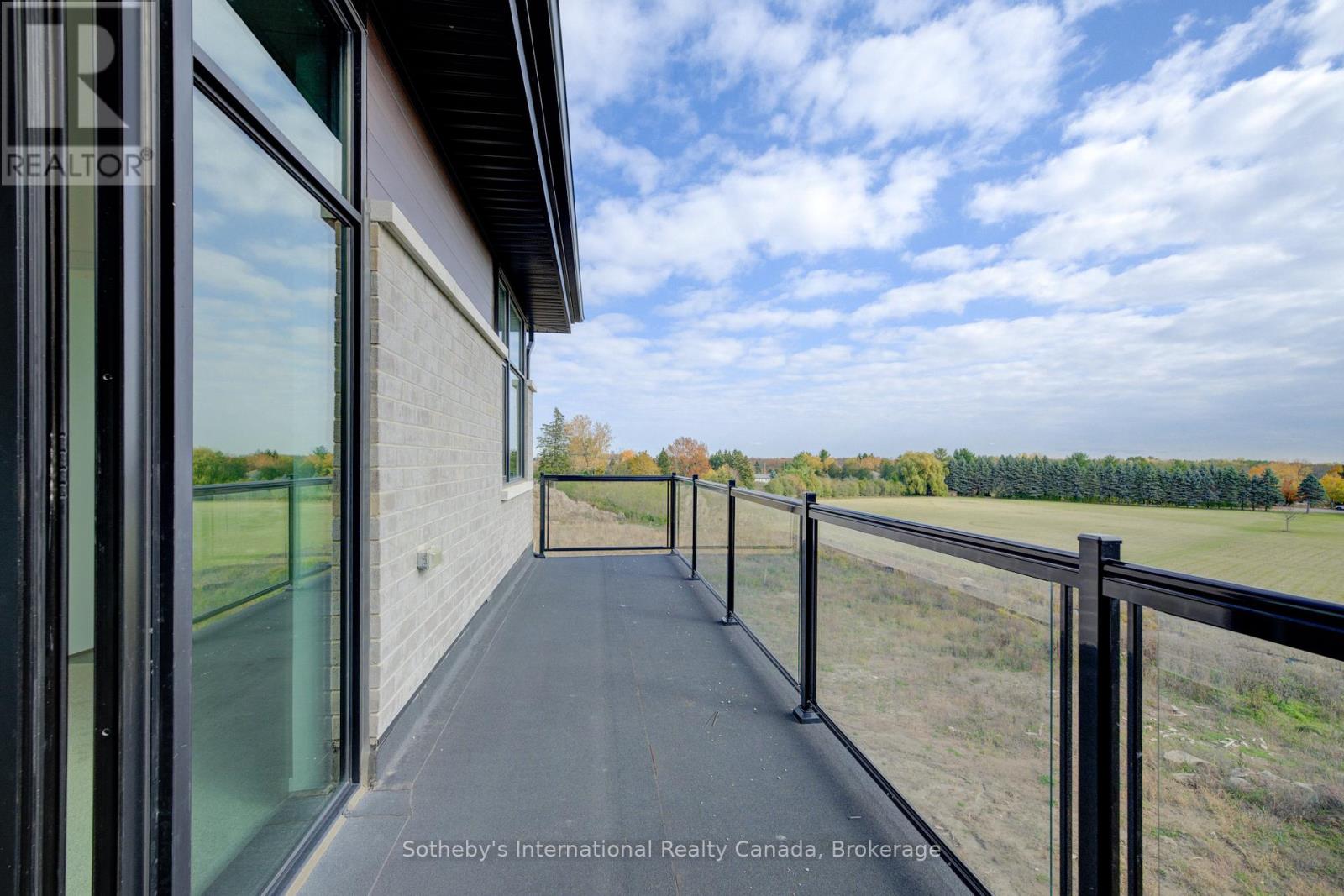 6 SUGARBUSH COURT - 41