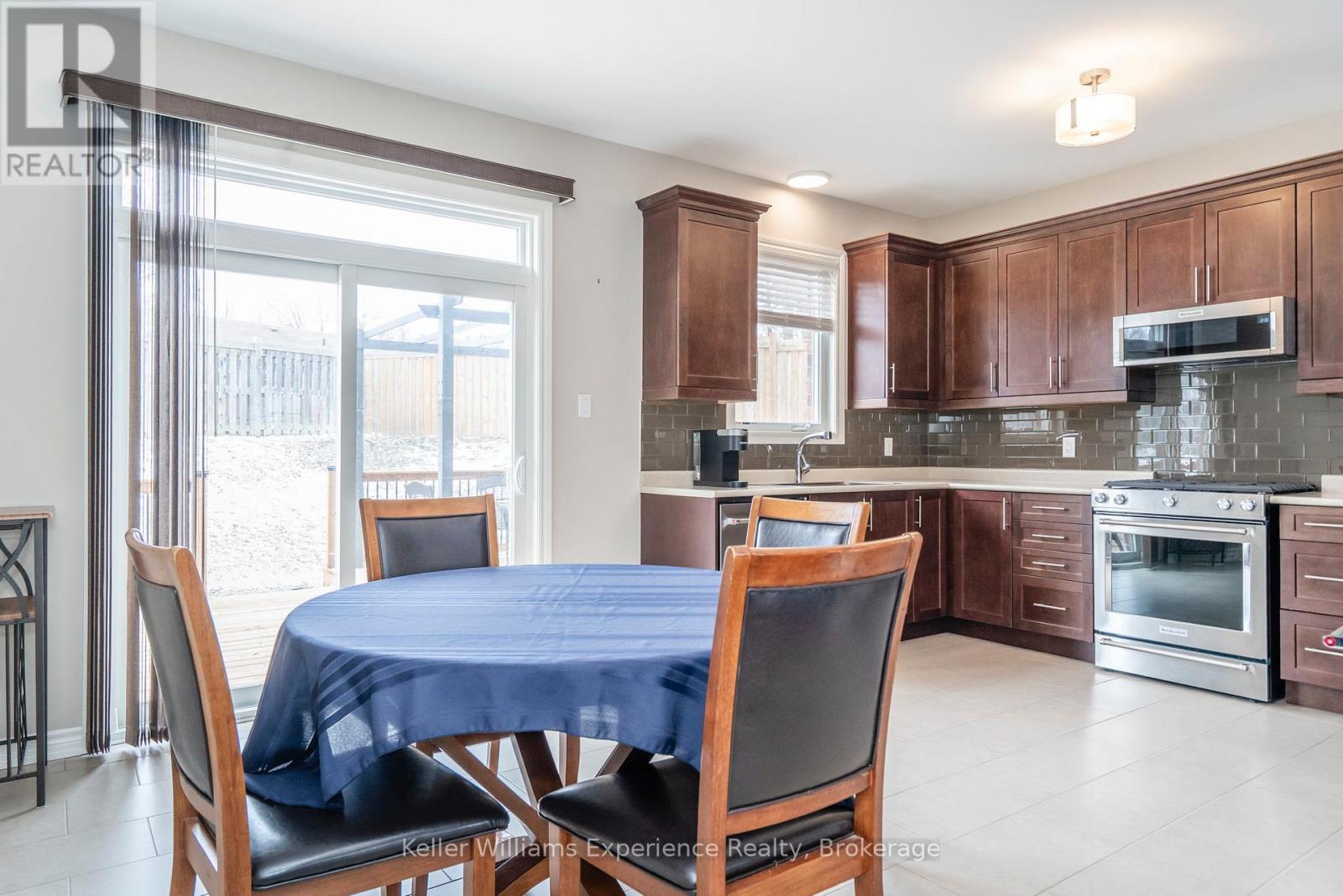 939 STOLLAR PLACE - Image 17