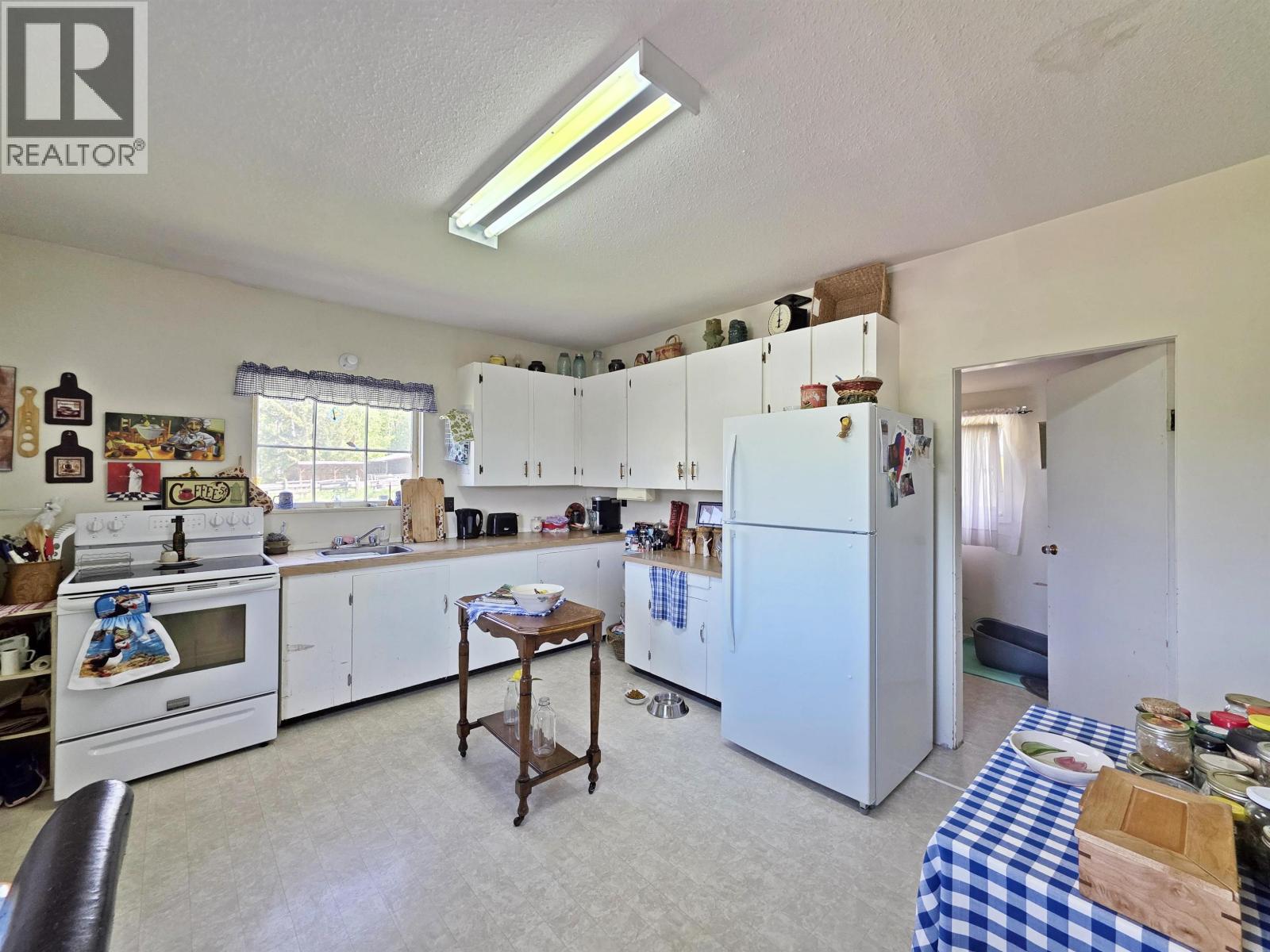 4667 LUND ROAD - 33