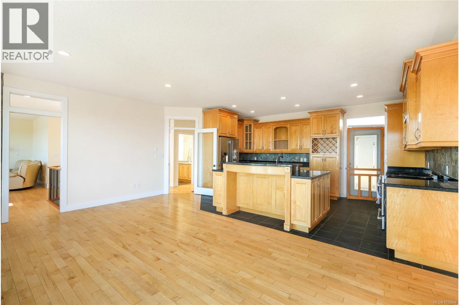6485 Groveland Dr - 24