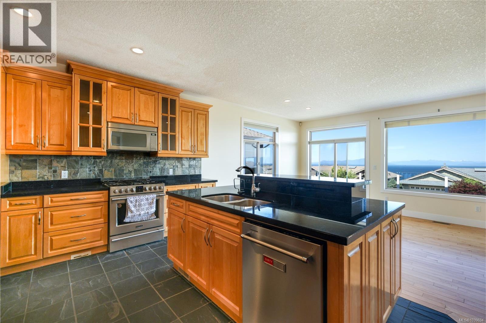 6485 Groveland Dr - 28