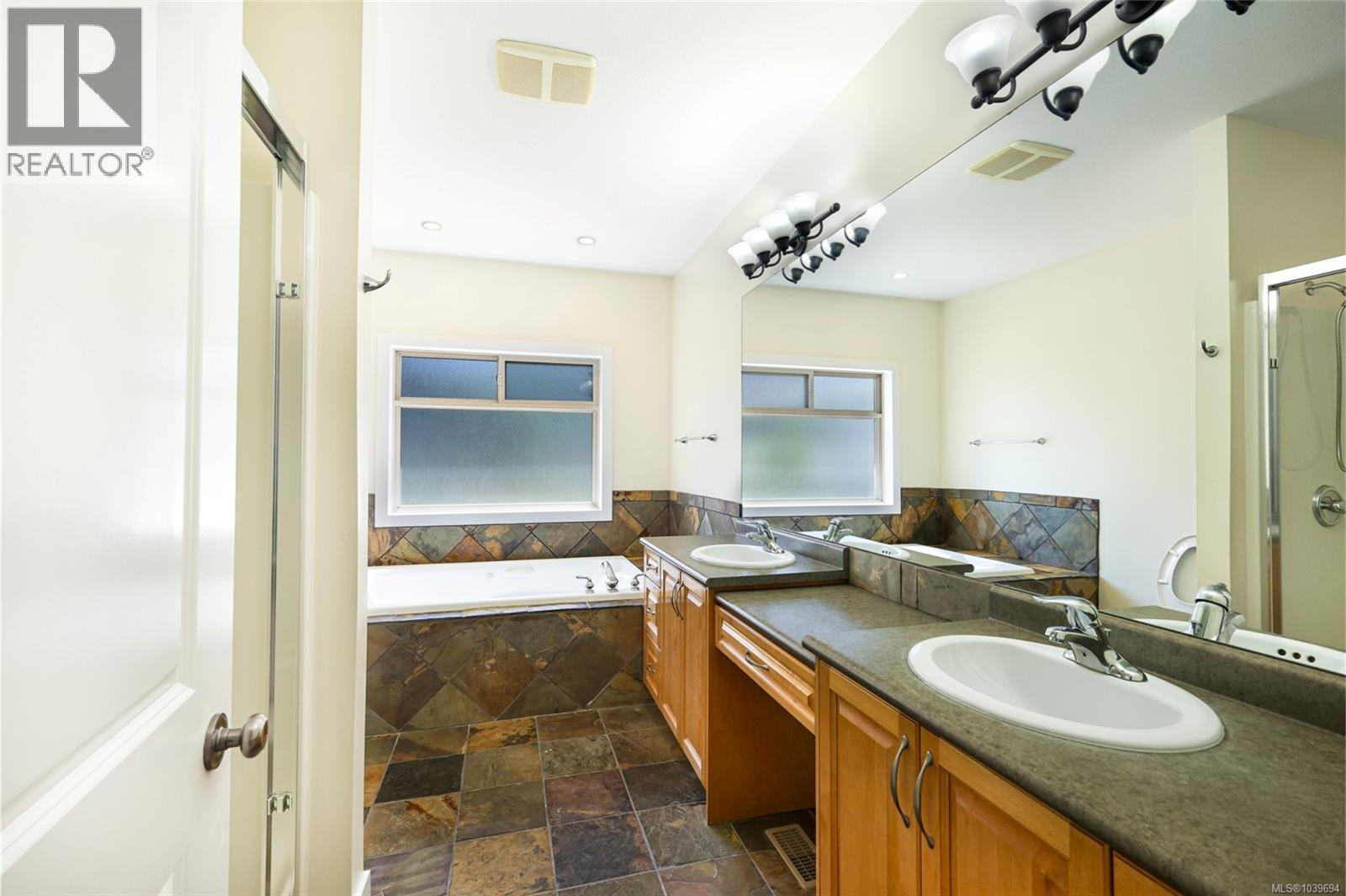 6485 Groveland Dr - 34