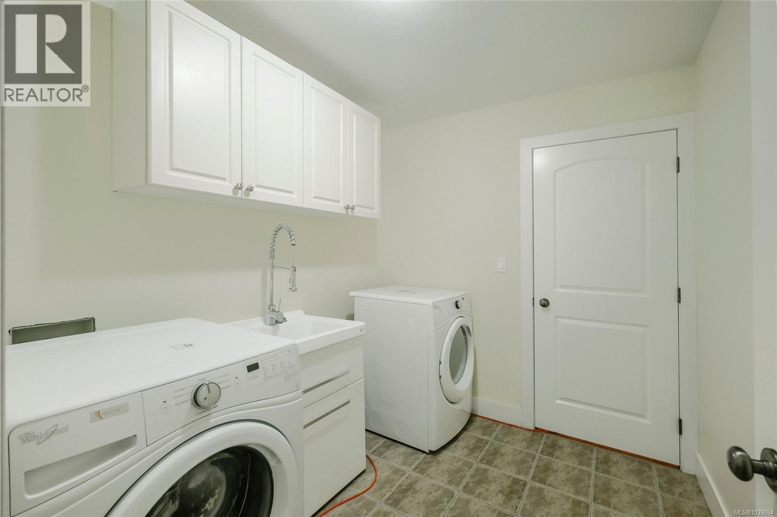 6485 Groveland Dr - 46