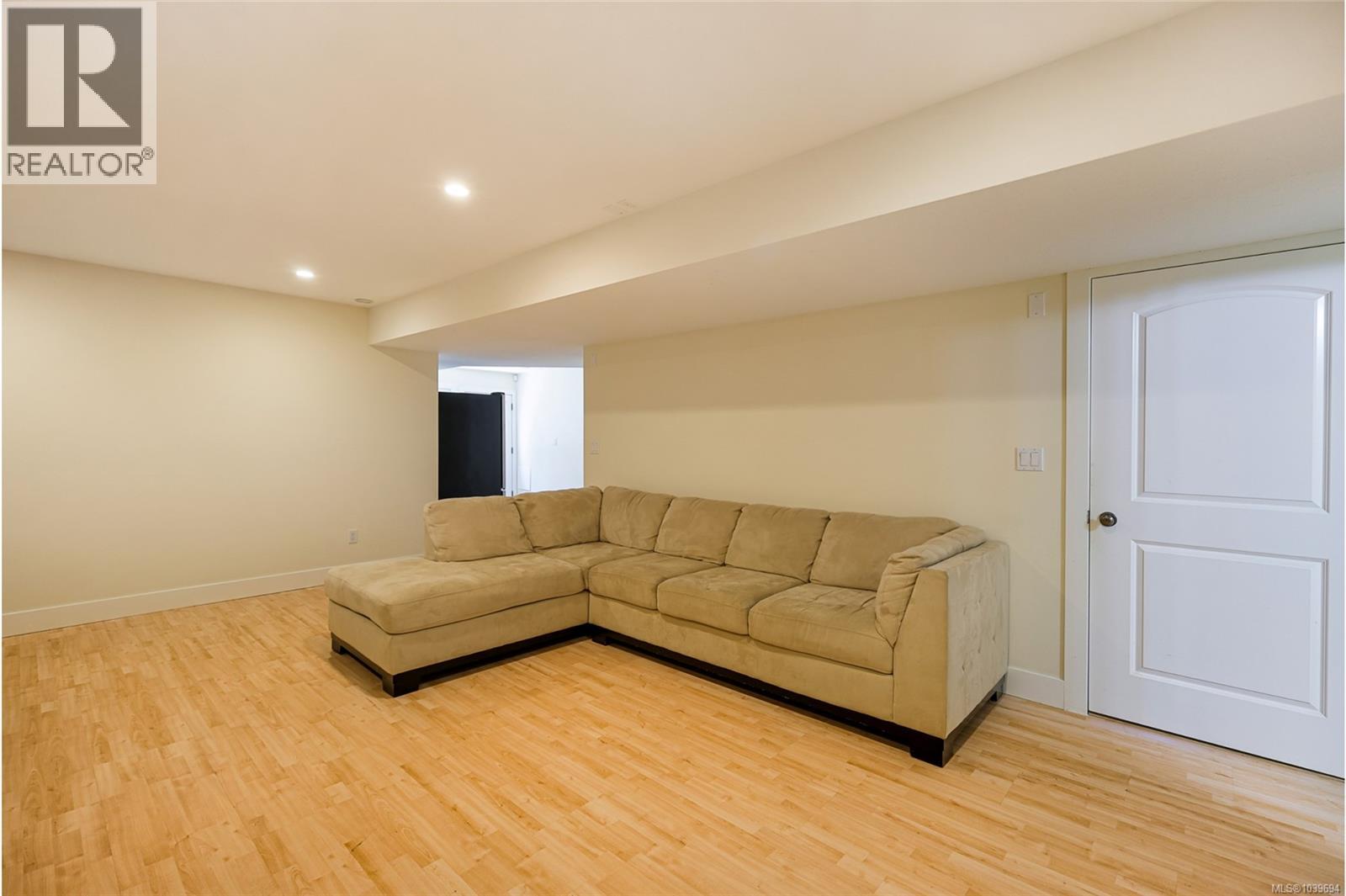 6485 Groveland Dr - 54