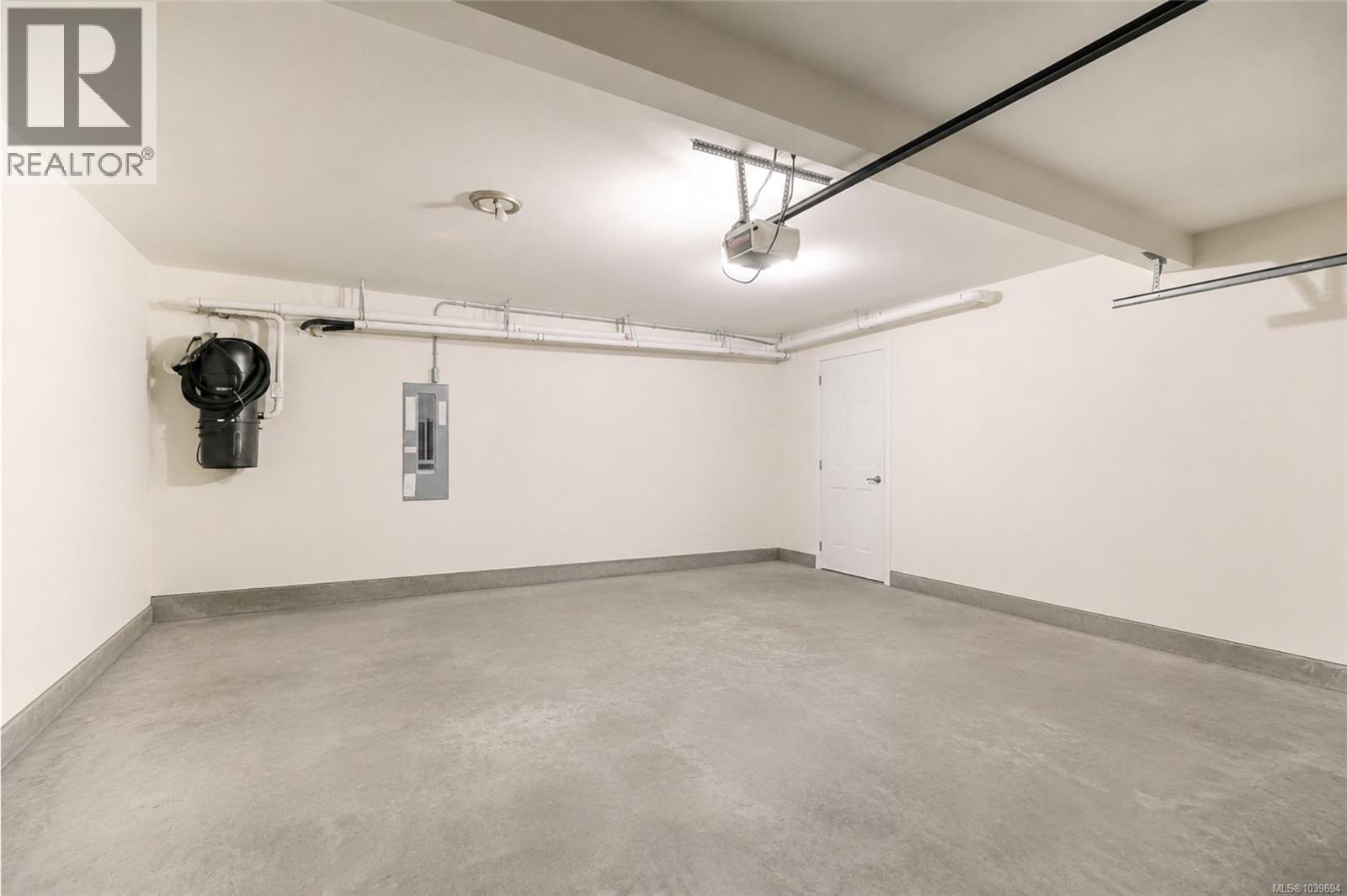 6485 Groveland Dr - 55