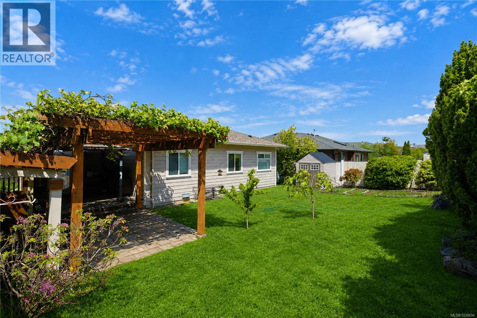 6485 Groveland Dr - 8