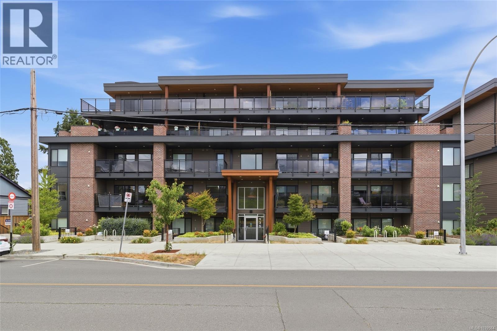 #202 135 Haliburton St - 1