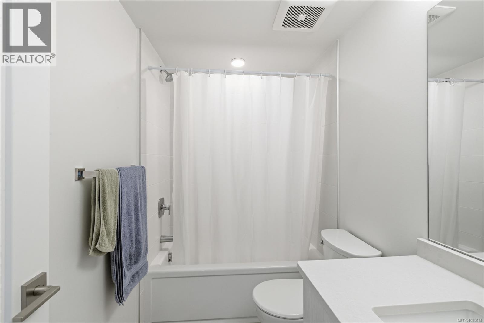 #202 135 Haliburton St - 16
