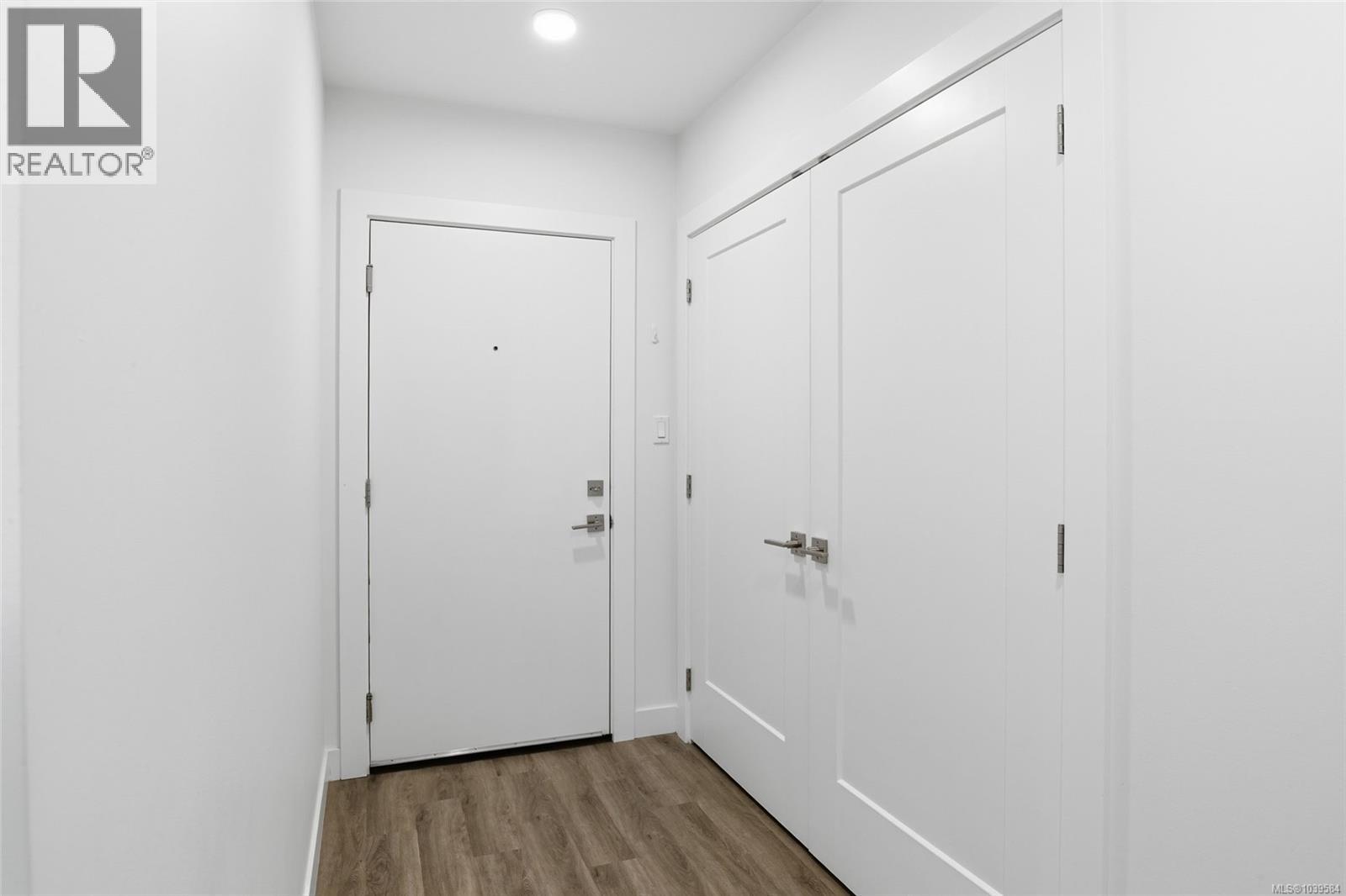 #202 135 Haliburton St - 18