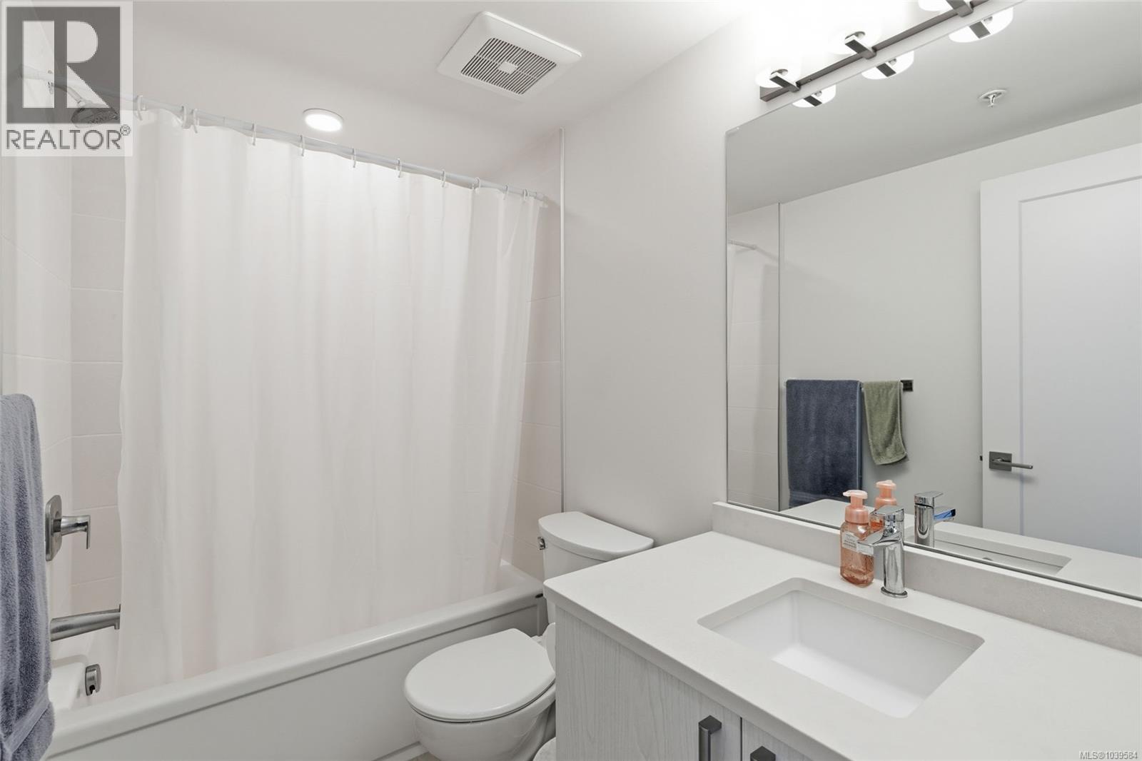 #202 135 Haliburton St - 3