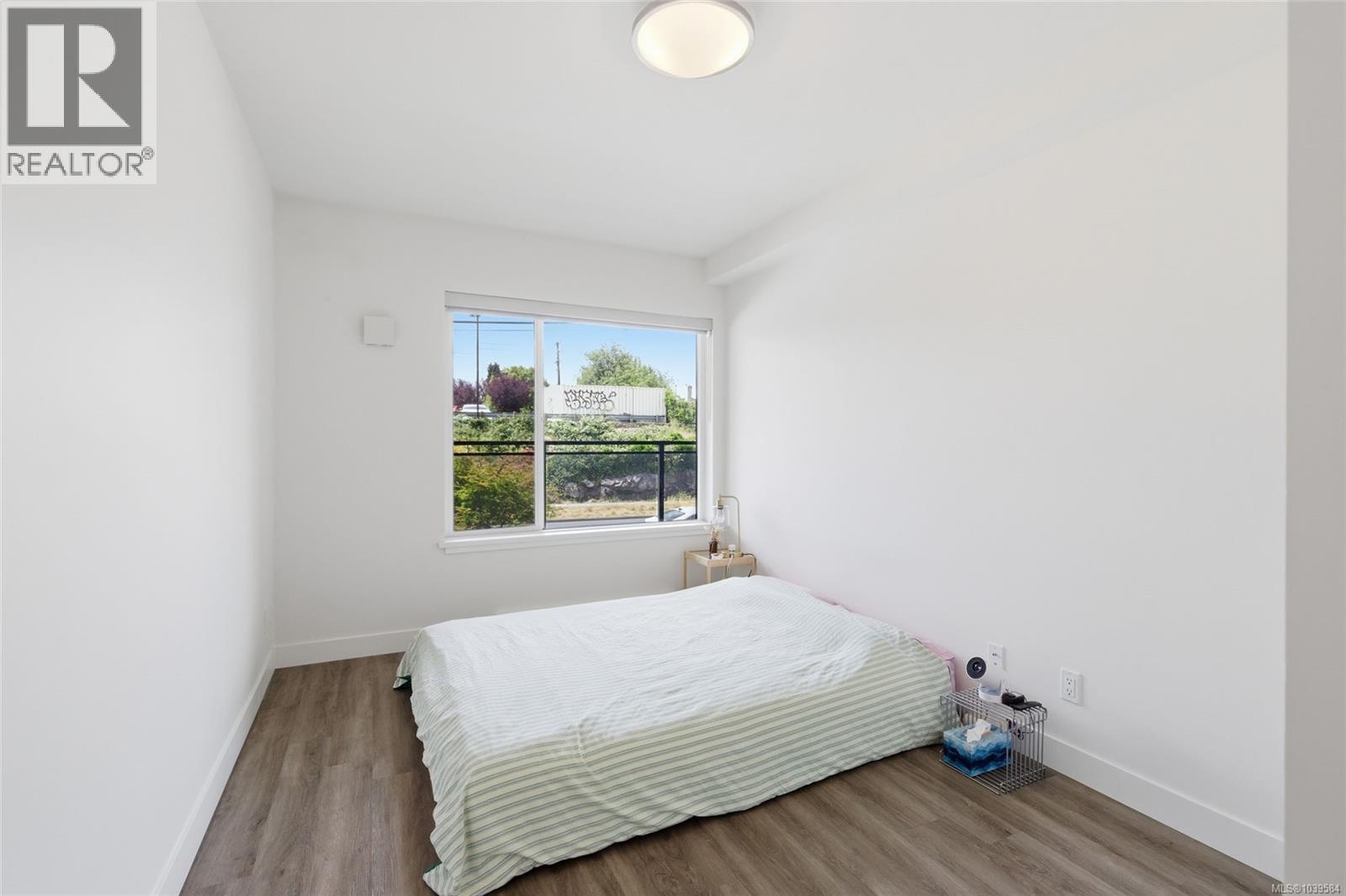 #202 135 Haliburton St - 9