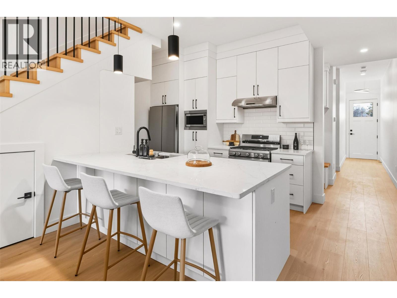 #3 194 Maple Place - 2