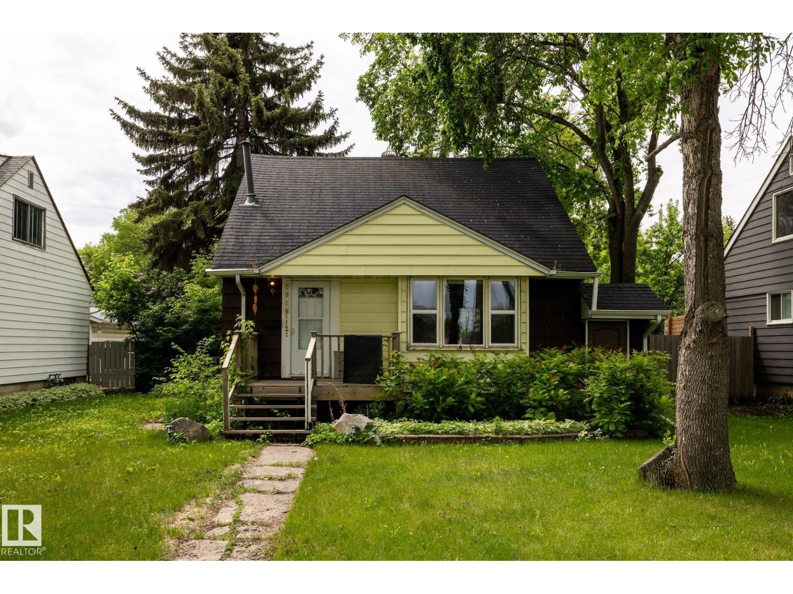 5919 121 AV NW - photo 2