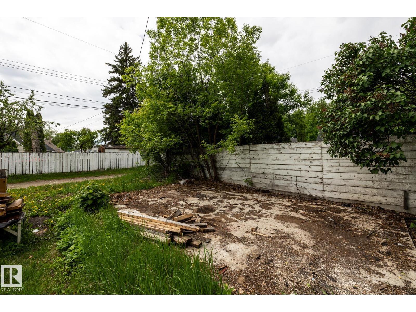 5919 121 AV NW — photo 47