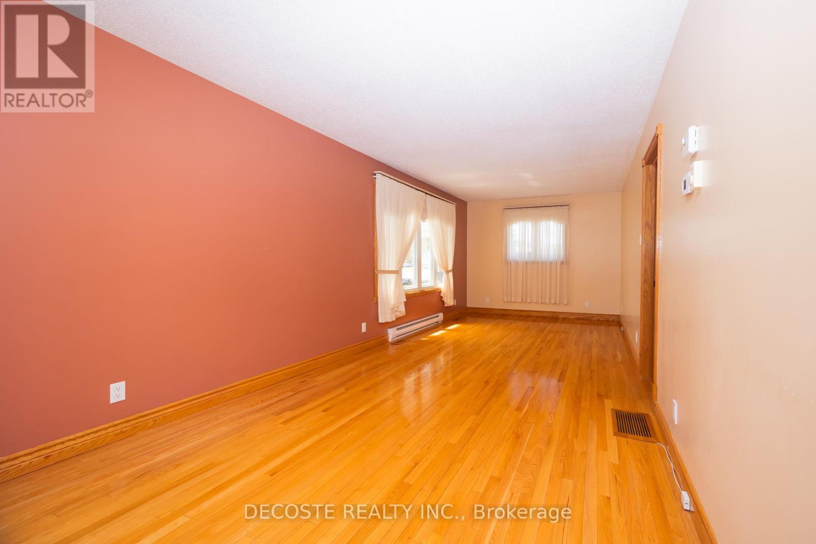 70 VICTORIA STREET E - 12