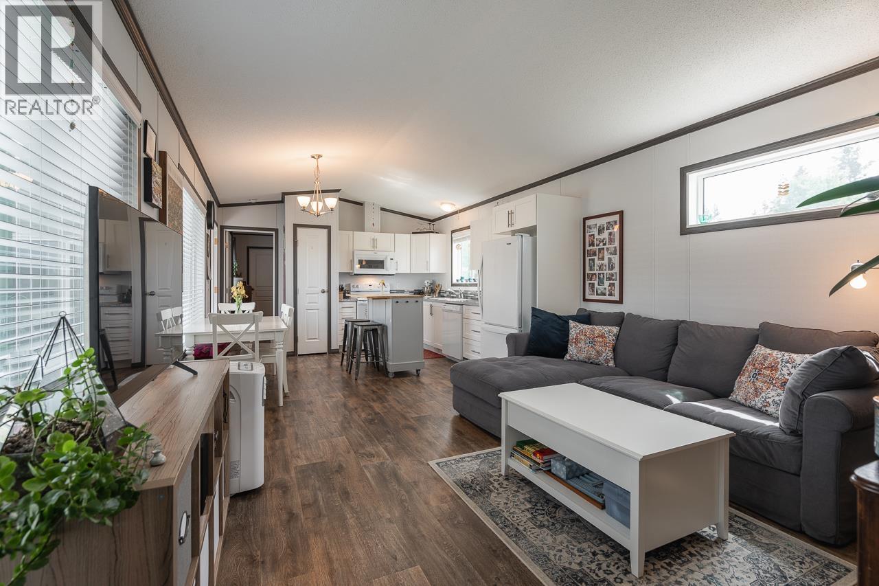 27 4072 LAC LA HACHE STATION ROAD, Lac La Hache