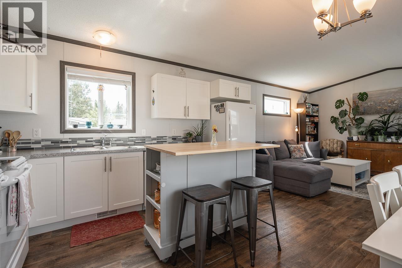 #27 4072 LAC LA HACHE STATION ROAD - 14