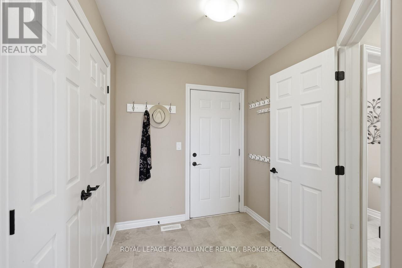 561 SAVANNAH COURT - 27